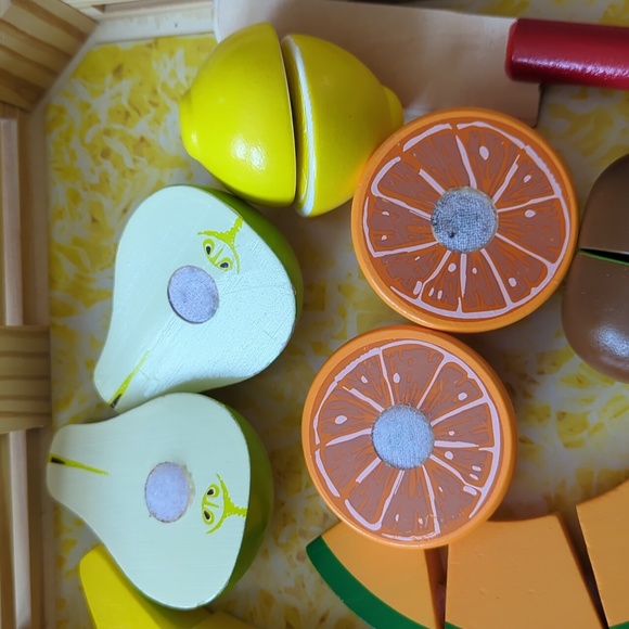 Melissa and Doug Cutting Fruit Set - Picture 5 of 5